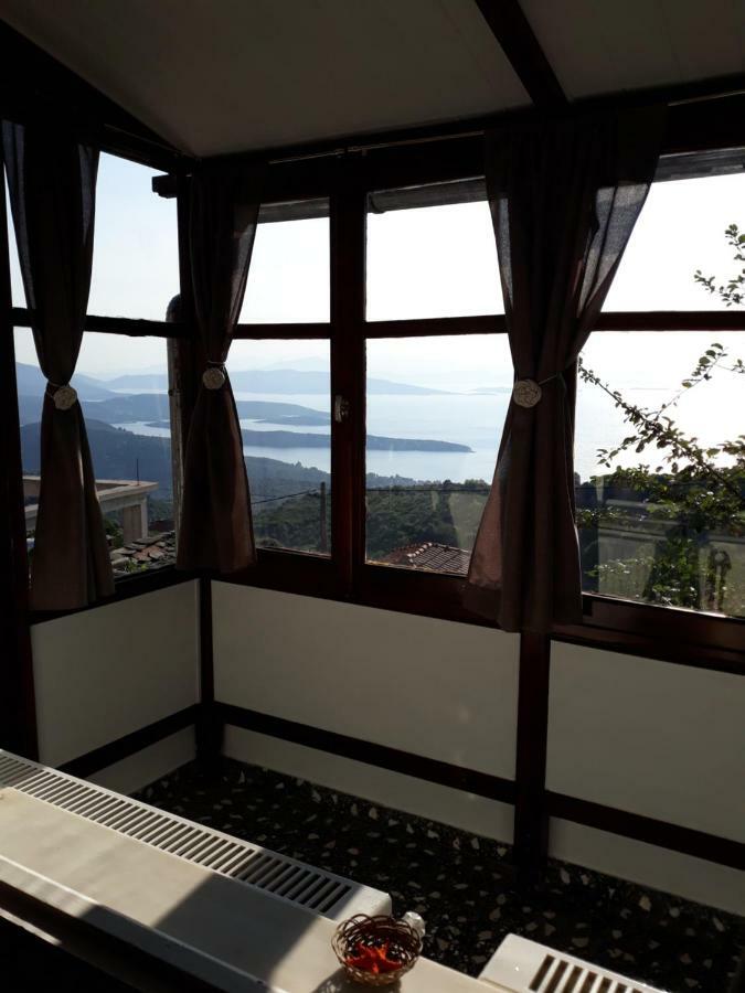 Atrium - Lafkos Villa Luaran gambar