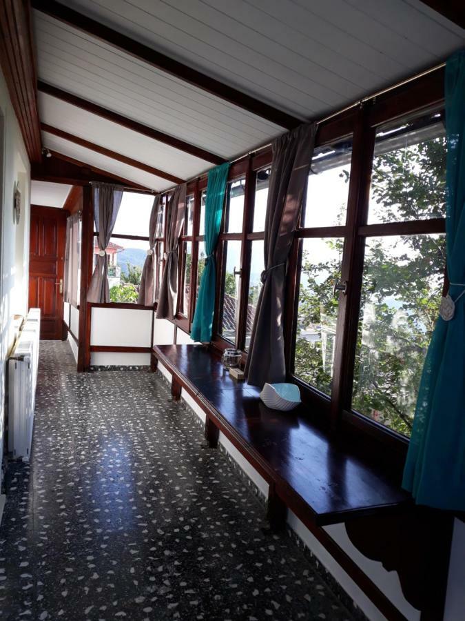 Atrium - Lafkos Villa Luaran gambar