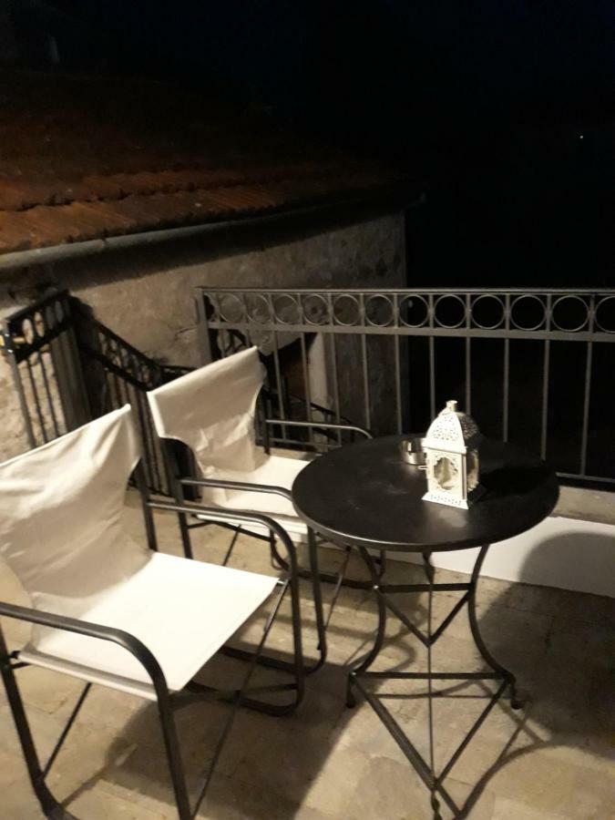 Atrium - Lafkos Villa Luaran gambar