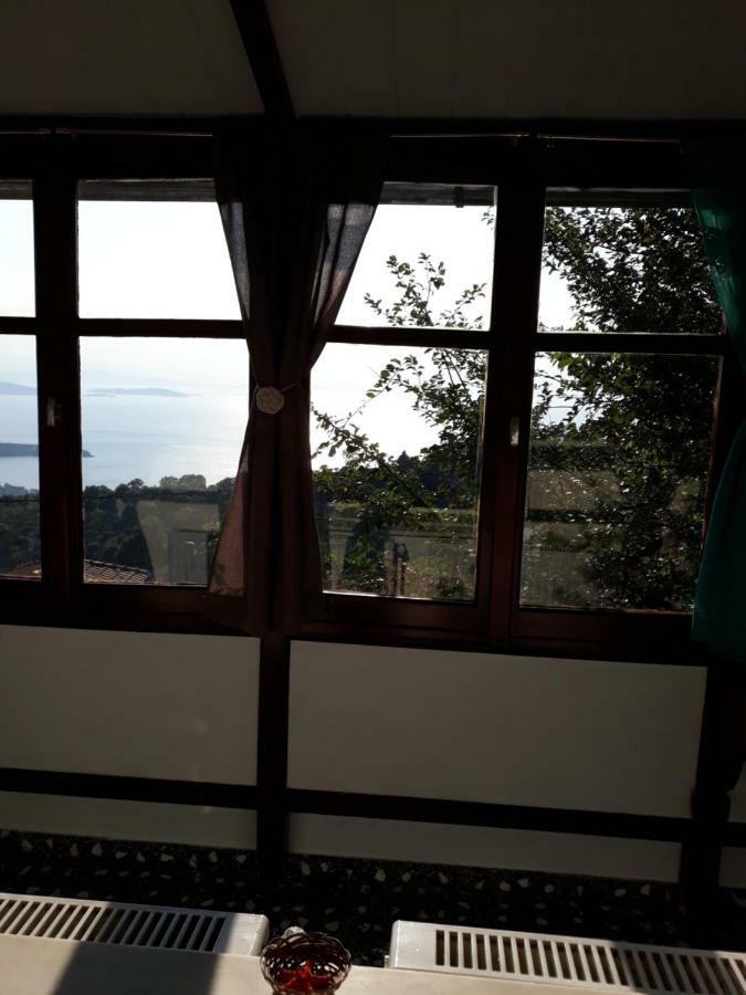 Atrium - Lafkos Villa Luaran gambar
