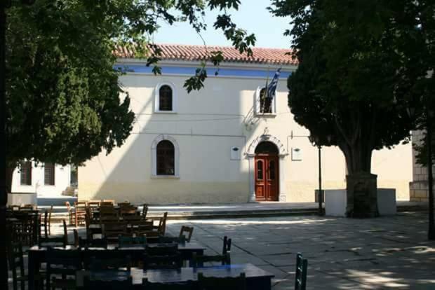 Atrium - Lafkos Villa Luaran gambar